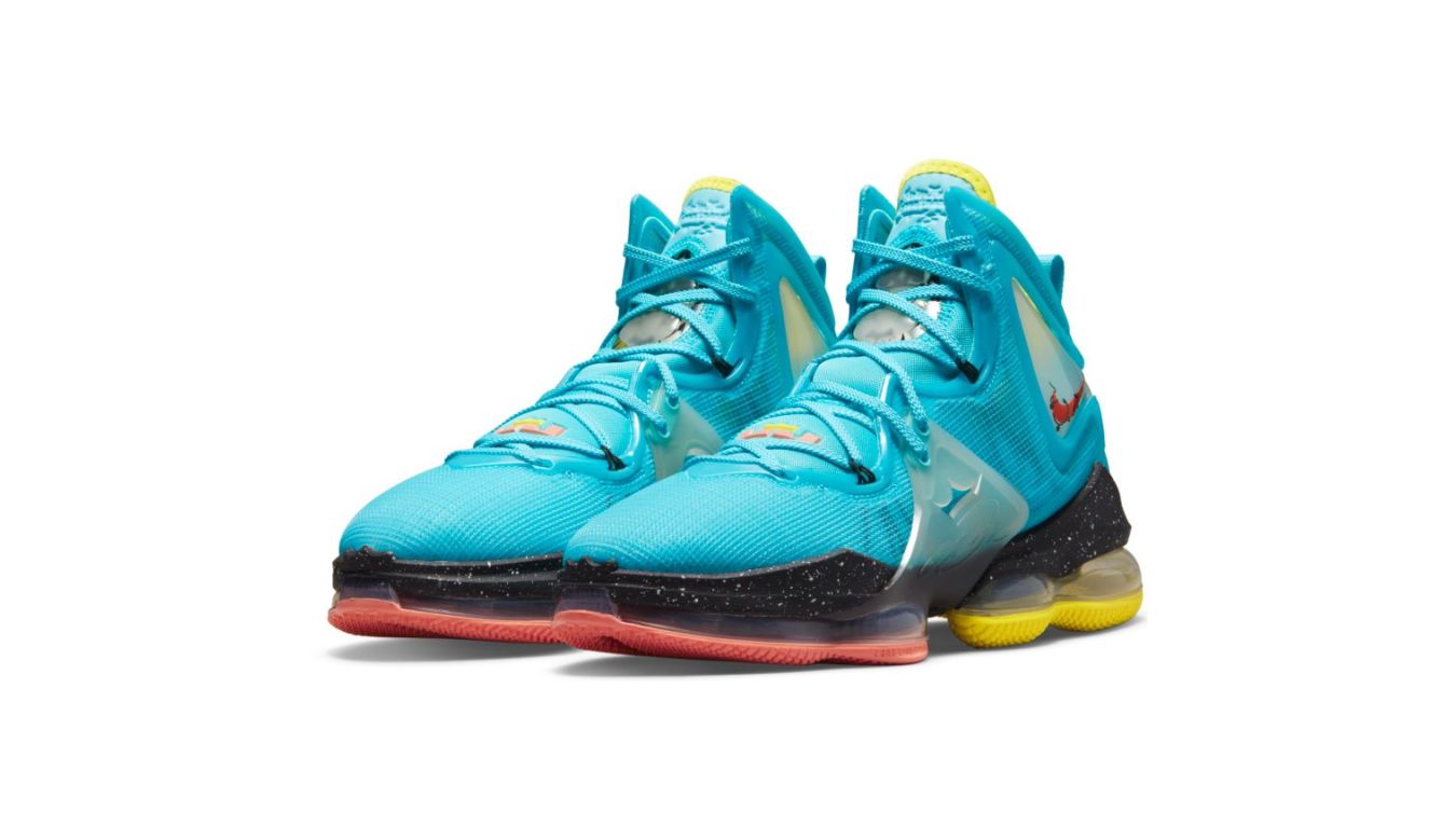 Nike LeBron 19 