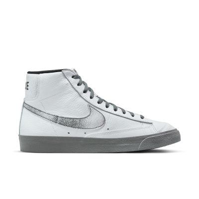 Nike Blazer Mid '77 "Classics" - White - Sneakers