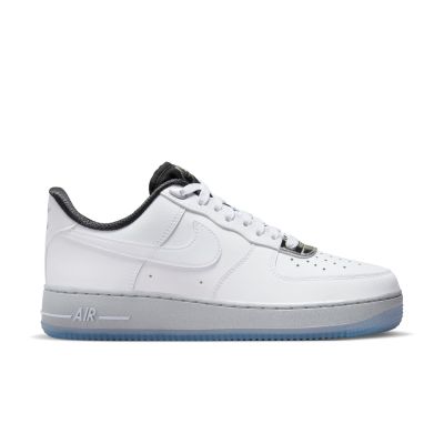 Nike Air Force 1 '07 SE "White Chrome" Wmns - White - Sneakers